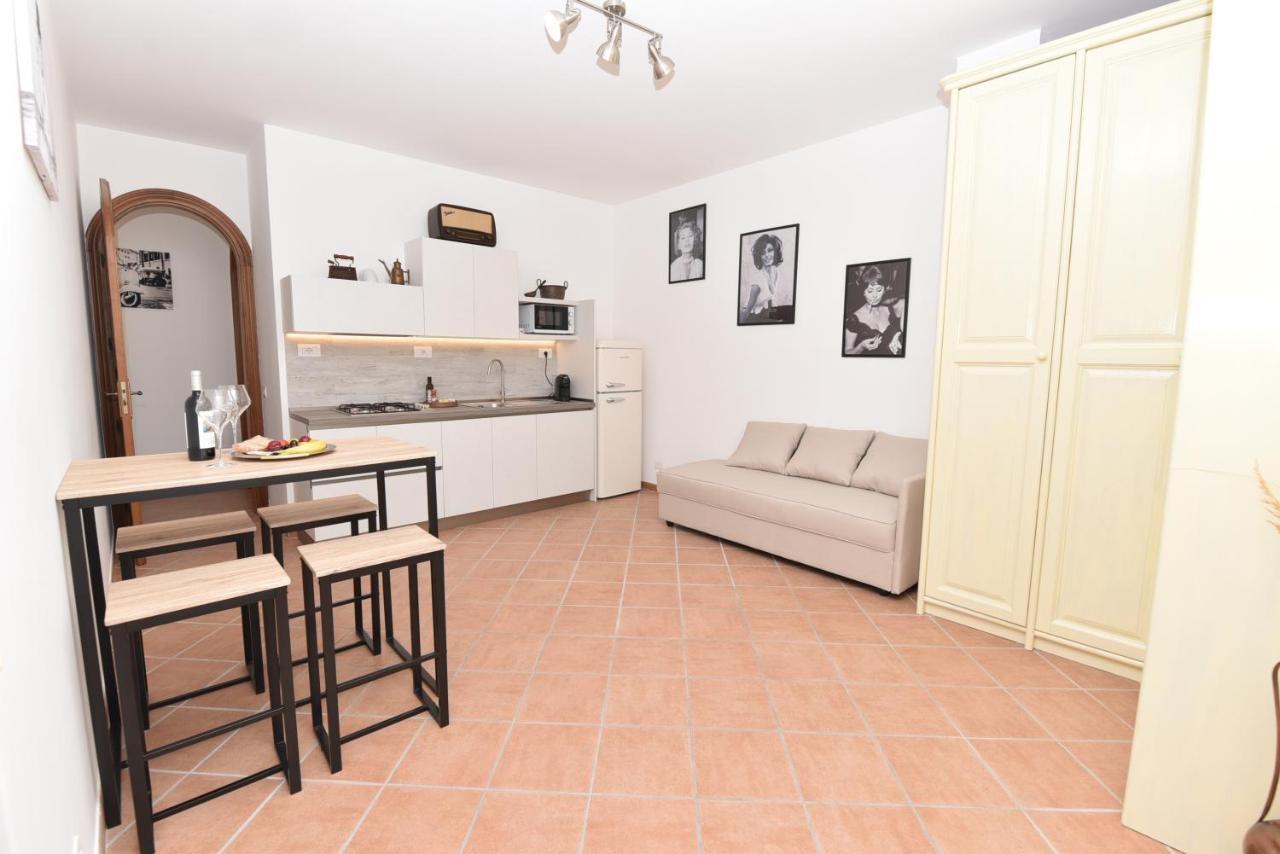 Chez Luke Apartments In อาเจโรลา ภายนอก รูปภาพ