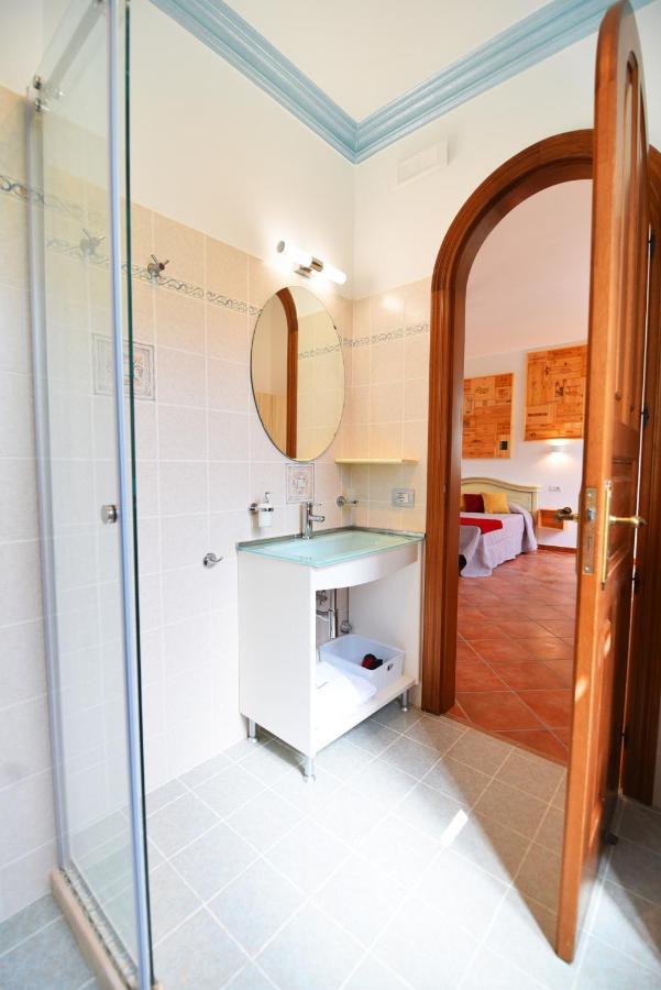 Chez Luke Apartments In อาเจโรลา ภายนอก รูปภาพ