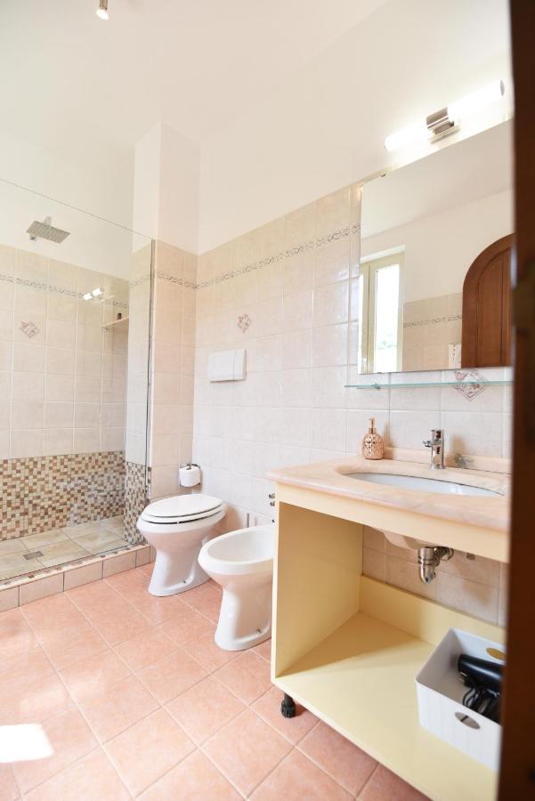 Chez Luke Apartments In อาเจโรลา ภายนอก รูปภาพ