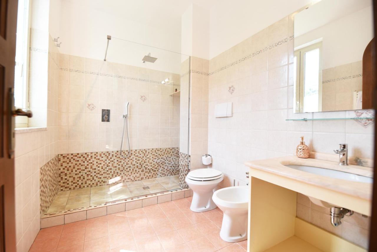 Chez Luke Apartments In อาเจโรลา ภายนอก รูปภาพ
